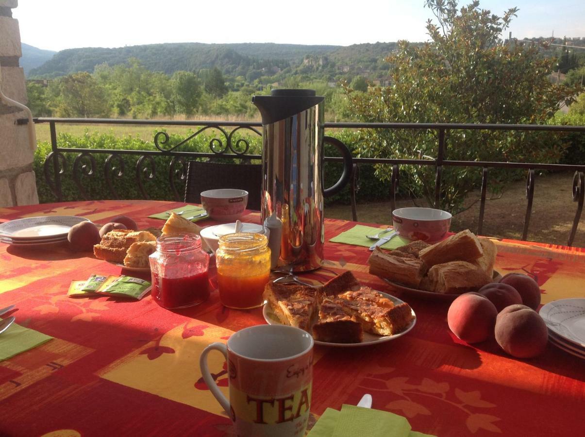 Au Mas Des Graviers Bed & Breakfast ซาลาวาส์ ภายนอก รูปภาพ