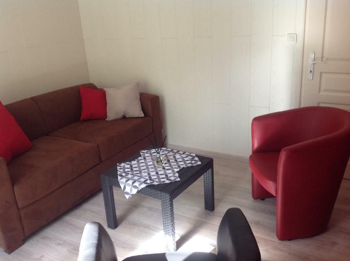 Au Mas Des Graviers Bed & Breakfast ซาลาวาส์ ภายนอก รูปภาพ