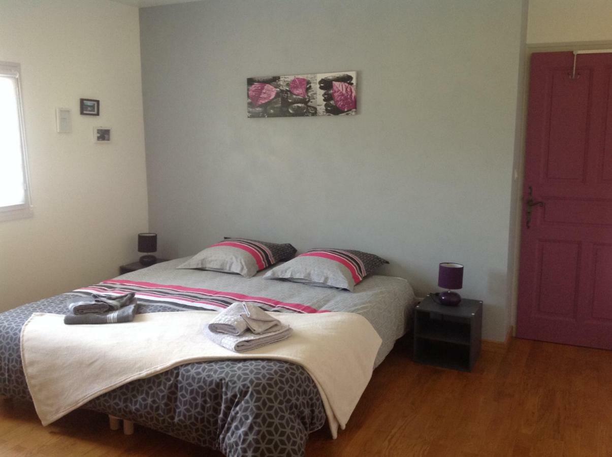 Au Mas Des Graviers Bed & Breakfast ซาลาวาส์ ภายนอก รูปภาพ